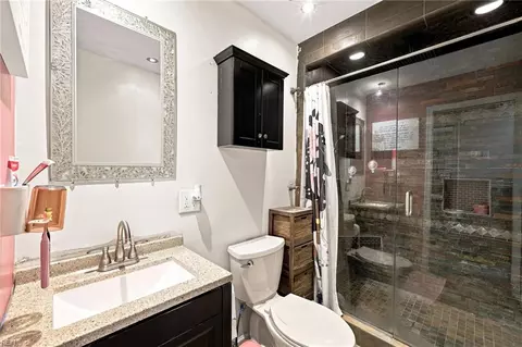 Bath - 7 Copper Kersey Dr, Hampton, VA 23666 photo 4 of 4