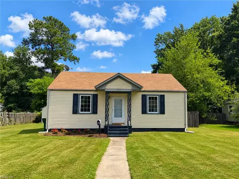 630 Sterling St, Newport News, VA 23605