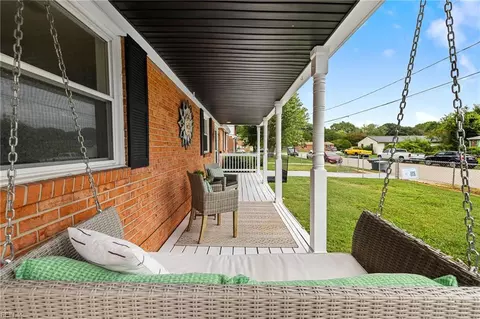 Exterior - 2215 Rawood Dr, Hampton, VA 23663 photo 6 of 14