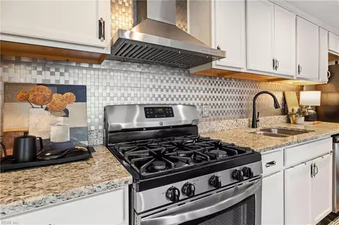 Kitchen - 2215 Rawood Dr, Hampton, VA 23663 photo 1 of 5