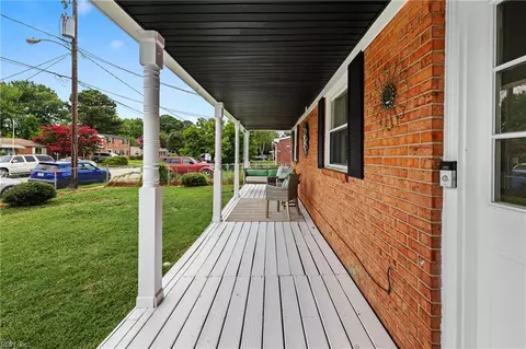 Exterior - 2215 Rawood Dr, Hampton, VA 23663 photo 4 of 14