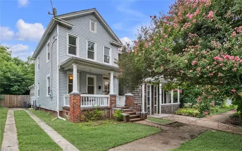 1312 Hull St, Chesapeake, VA 23324