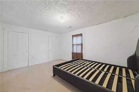 Bedroom - 333 Elm Ave, Hampton, VA 23669 photo 1 of 5