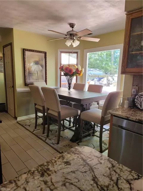 Dining - 606 Burton St, Hampton, VA 23666 photo 2 of 2