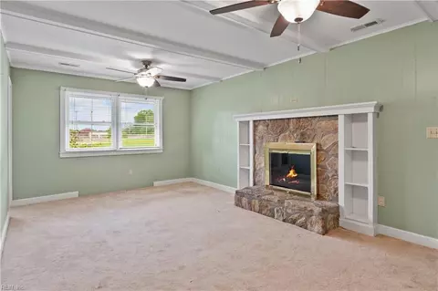 Living - 101 Barcroft Dr, Smithfield, VA 23430 photo 5 of 5