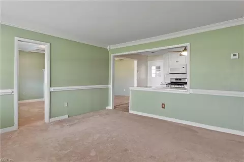 Living - 101 Barcroft Dr, Smithfield, VA 23430 photo 3 of 5
