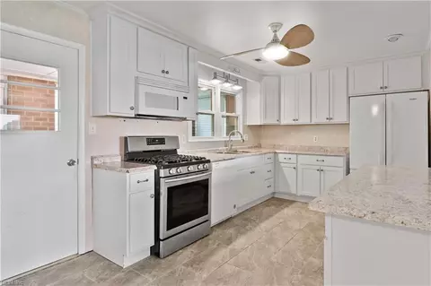 Kitchen - 101 Barcroft Dr, Smithfield, VA 23430 photo 1 of 1