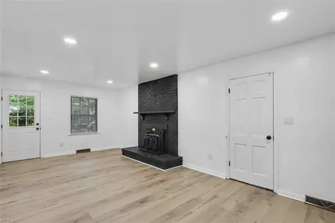 Living - 212 Watkins Dr, Hampton, VA 23669 photo 7 of 8