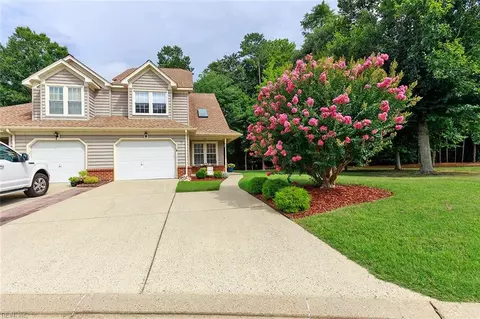 100 Songbird Trl, Yorktown, VA 23692