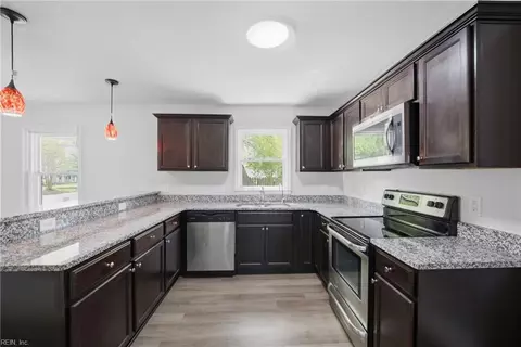 Kitchen - 2801 Dunkirk Ave, Norfolk, VA 23509 photo 2 of 2