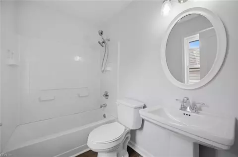 Bath - 2801 Dunkirk Ave, Norfolk, VA 23509 photo 1 of 3
