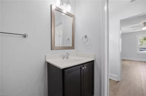 Entry Way - 2801 Dunkirk Ave, Norfolk, VA 23509 photo 2 of 4