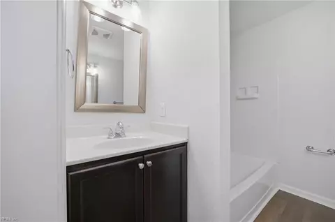 Bath - 2801 Dunkirk Ave, Norfolk, VA 23509 photo 3 of 3