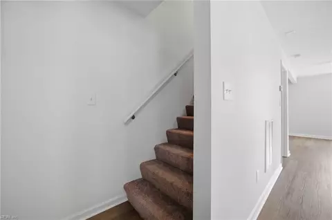 Entry Way - 2801 Dunkirk Ave, Norfolk, VA 23509 photo 4 of 4