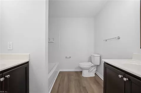 Bath - 2801 Dunkirk Ave, Norfolk, VA 23509 photo 2 of 3