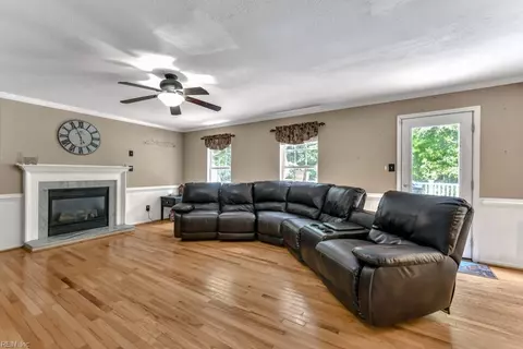 Living - 963 Speight Lyons Loop, Chesapeake, VA 23322 photo 1 of 3