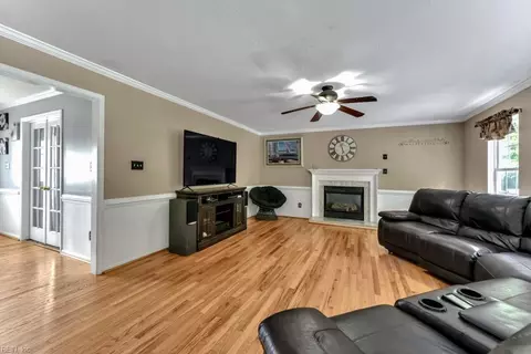 Living - 963 Speight Lyons Loop, Chesapeake, VA 23322 photo 3 of 3