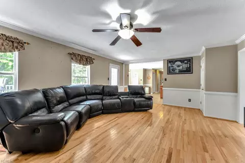 Living - 963 Speight Lyons Loop, Chesapeake, VA 23322 photo 2 of 3