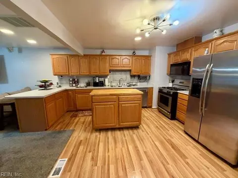 Kitchen - 15 Beach Rd, Hampton, VA 23664 photo 1 of 3