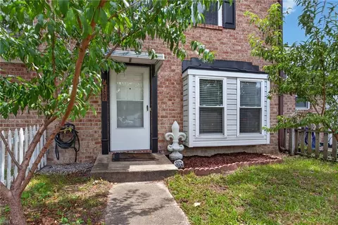 716 Oak Hurst Court Ct #716, Virginia Beach, VA 23462