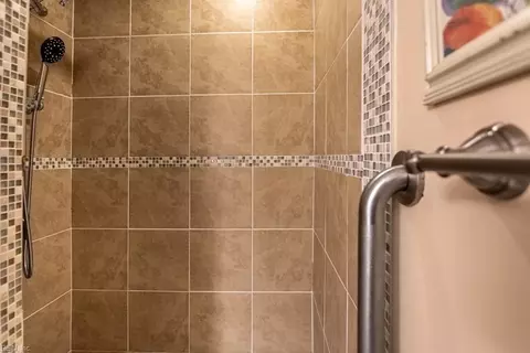 Bath - 45 Azalea Dr, Hampton, VA 23669 photo 2 of 4