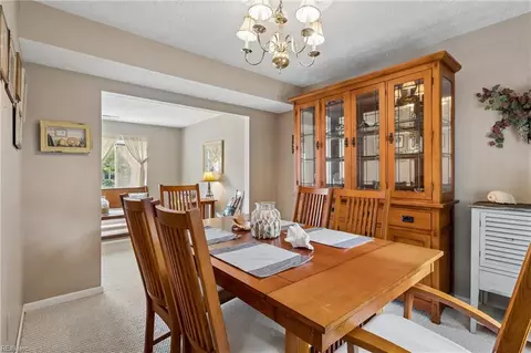 Dining - 162 Alaric Dr, Hampton, VA 23664 photo 2 of 3