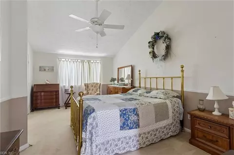 Bedroom - 162 Alaric Dr, Hampton, VA 23664 photo 3 of 10