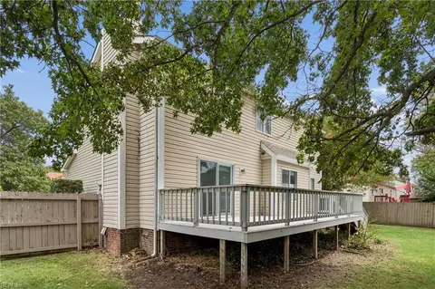 Exterior - 162 Alaric Dr, Hampton, VA 23664 photo 6 of 7