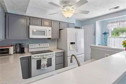 Kitchen - 162 Alaric Dr, Hampton, VA 23664 photo 3 of 3