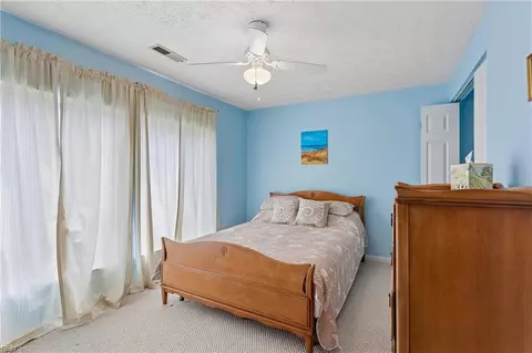 Bedroom - 162 Alaric Dr, Hampton, VA 23664 photo 9 of 10