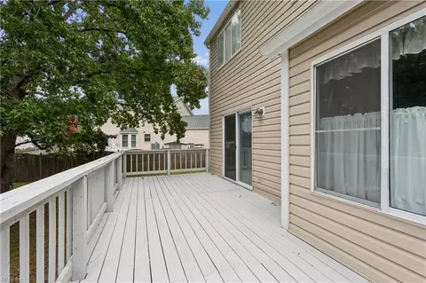 Exterior - 162 Alaric Dr, Hampton, VA 23664 photo 4 of 7