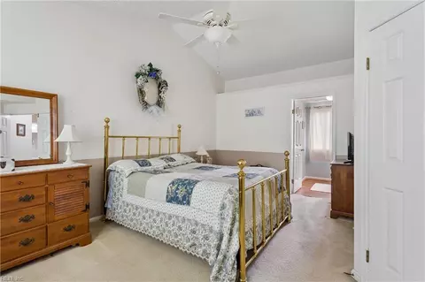 Bedroom - 162 Alaric Dr, Hampton, VA 23664 photo 1 of 10