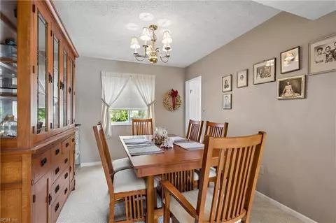 Dining - 162 Alaric Dr, Hampton, VA 23664 photo 1 of 3