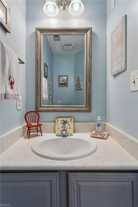 Bath - 162 Alaric Dr, Hampton, VA 23664 photo 1 of 6