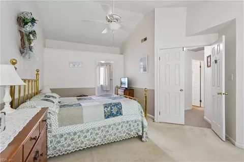 Bedroom - 162 Alaric Dr, Hampton, VA 23664 photo 2 of 10