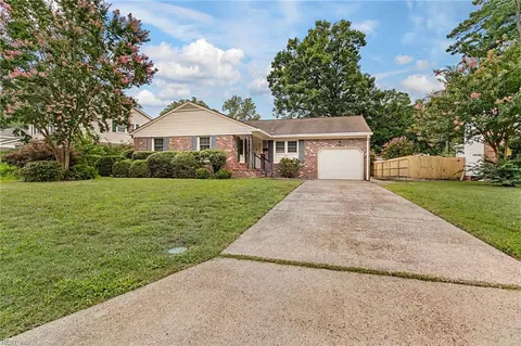 141 Moline Dr, Newport News, VA 23606