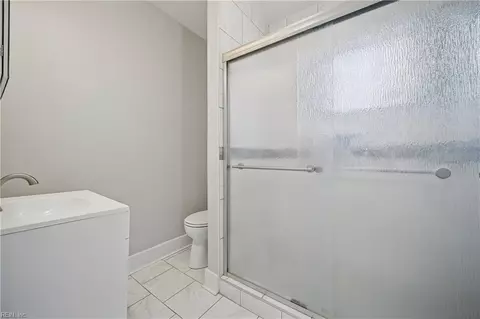 Bath - 740 28th St, Norfolk, VA 23504 photo 3 of 3