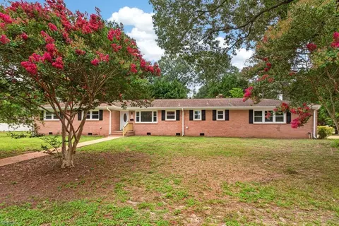 404 Ella Taylor Rd, Yorktown, VA 23692