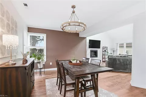 1516 Newport Cir, Virginia Beach, VA 23453