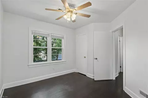 Bedroom - 28 N Greenfield Ave, Hampton, VA 23666 photo 5 of 8