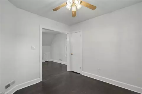 Bedroom - 28 N Greenfield Ave, Hampton, VA 23666 photo 6 of 8