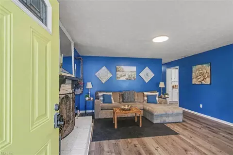 25 Murray Ave, Hampton, VA 23666 photo 4