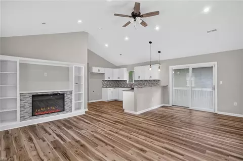 300 Fuller St, Suffolk, VA 23434
