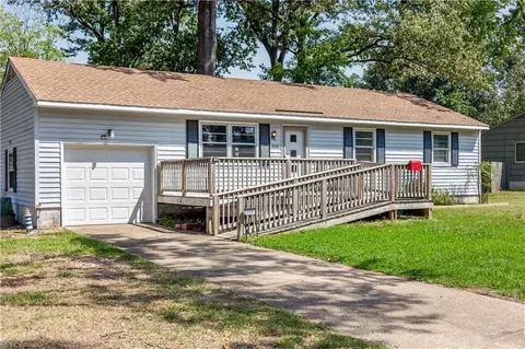 208 Collins Dr, Newport News, VA 23601