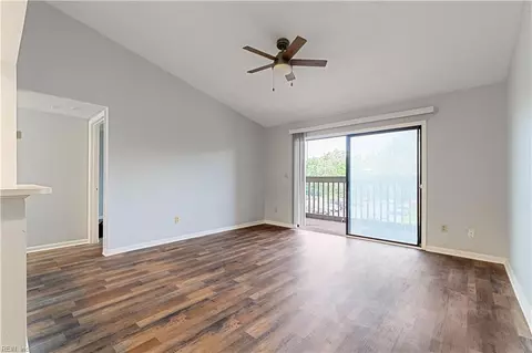 Living - 19 Haverford Ct, Hampton, VA 23666 photo 5 of 5
