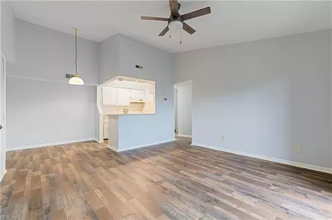 Living - 19 Haverford Ct, Hampton, VA 23666 photo 1 of 5