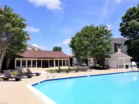 Exterior - 19 Haverford Ct, Hampton, VA 23666 photo 5 of 6