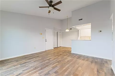 Living - 19 Haverford Ct, Hampton, VA 23666 photo 3 of 5