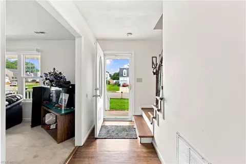 Entry Way - 13 Jodys Way, Hampton, VA 23666 photo 2 of 4
