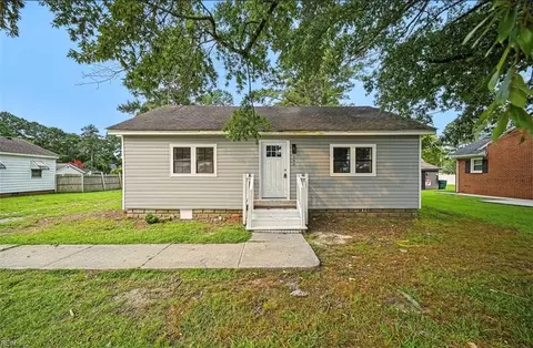 135 Whaley St, Suffolk, VA 23438